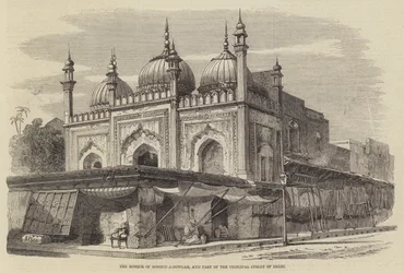 Die Moschee von Roshun-a-Dowlah und ein Teil der Hauptstraße von Delhi